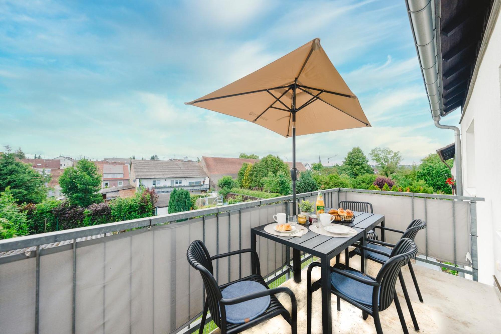 Stadtrand Oase Karlsruhe Mit Balkon Екстер'єр фото